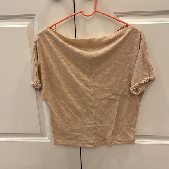 Light tan tee shirt BRAND NEW WITH TAGS - Picture 2 of 3